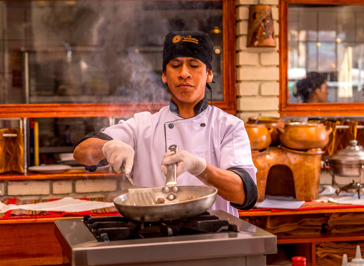 Recorre el Perú con sus platos bandera: aprende la receta en un minuto