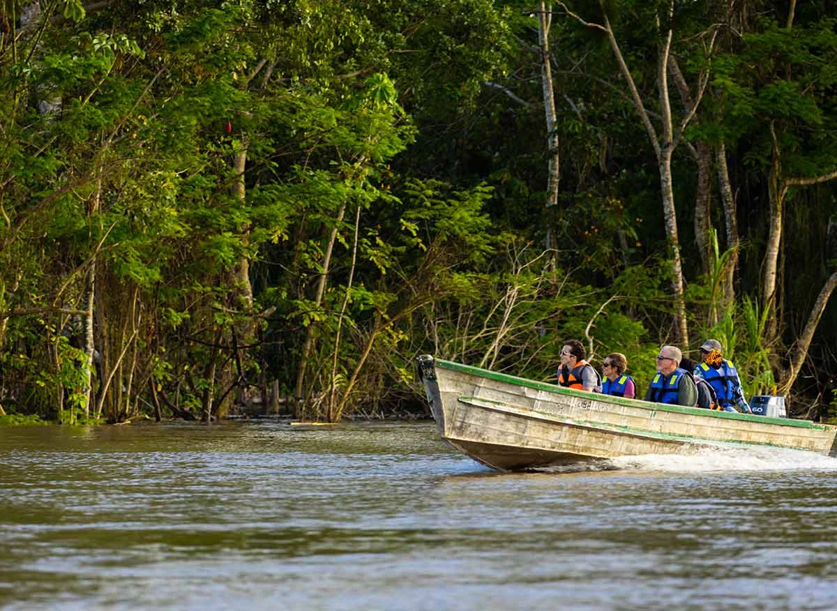 Turistas en Río Amazonas