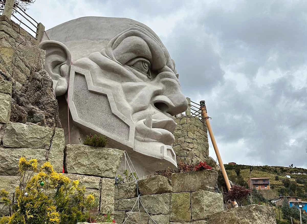 Escultura titánica