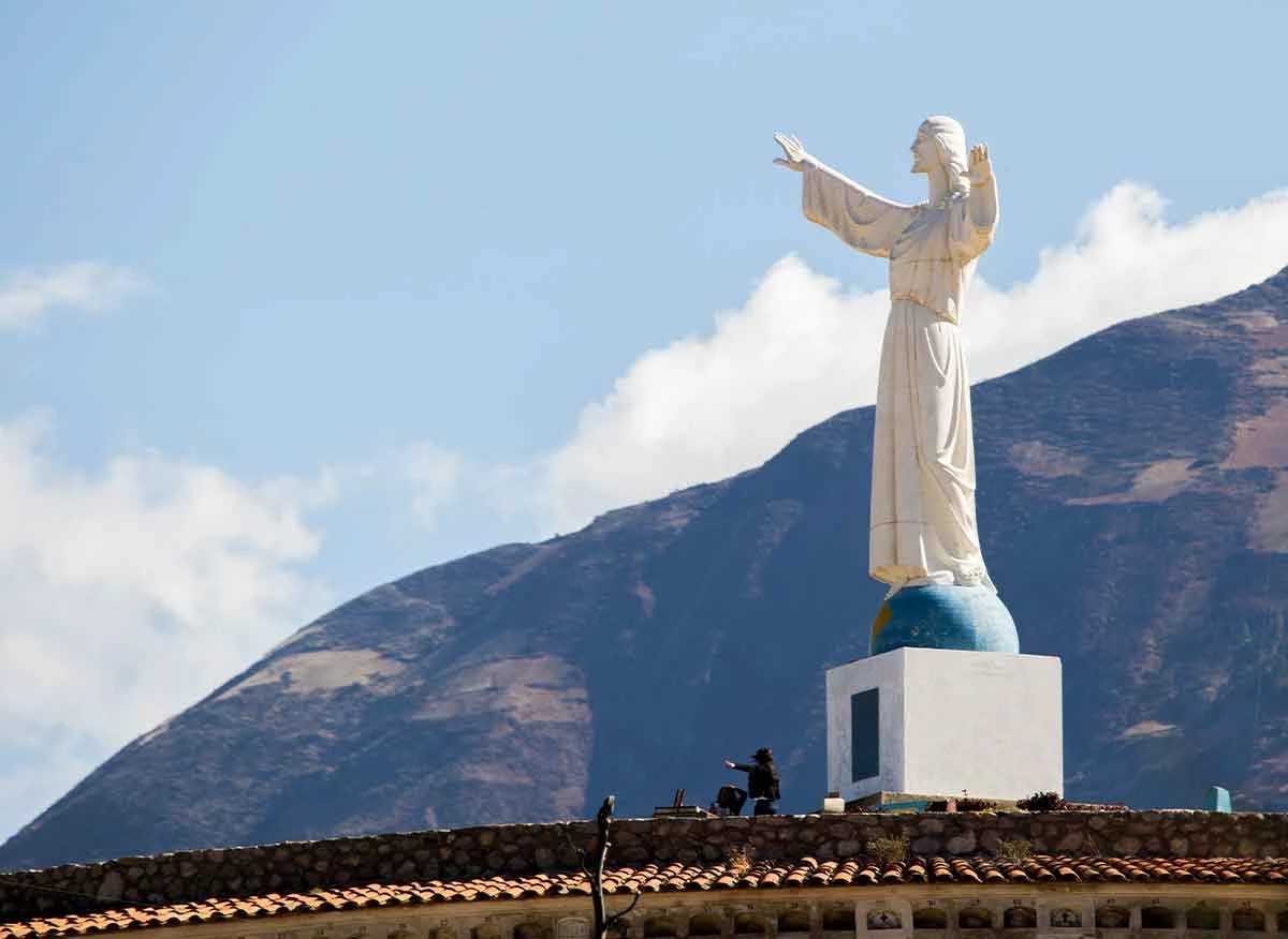 Cementerio en el campo santo de Yungay