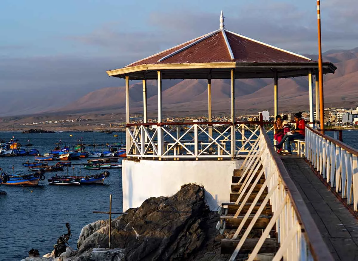 Glorieta José Galvez en el malecón de la ciudad de Ilo.