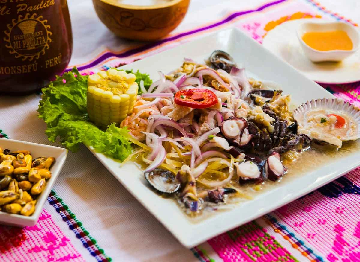Ceviche mixto de la picantería Mi Paulita en Monsefú