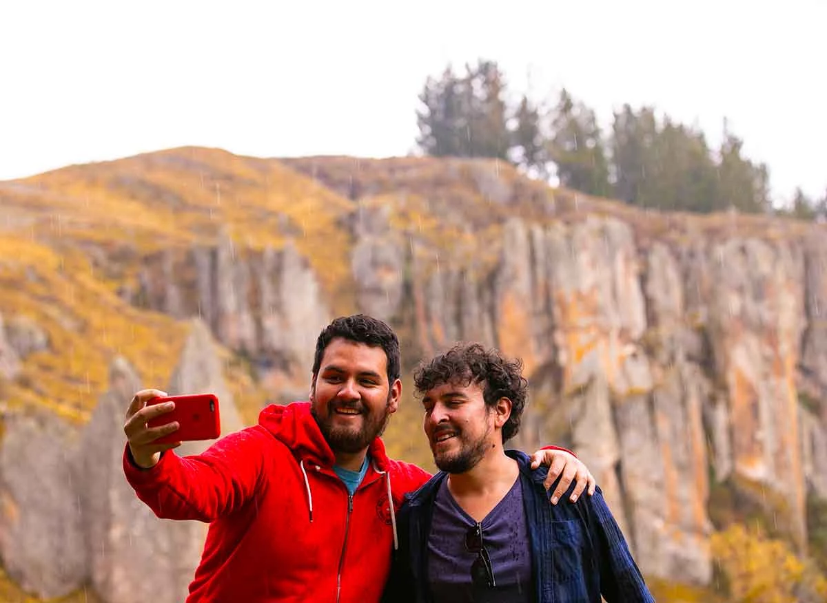 Turistas Complejo arqueológico de Cumbemayo