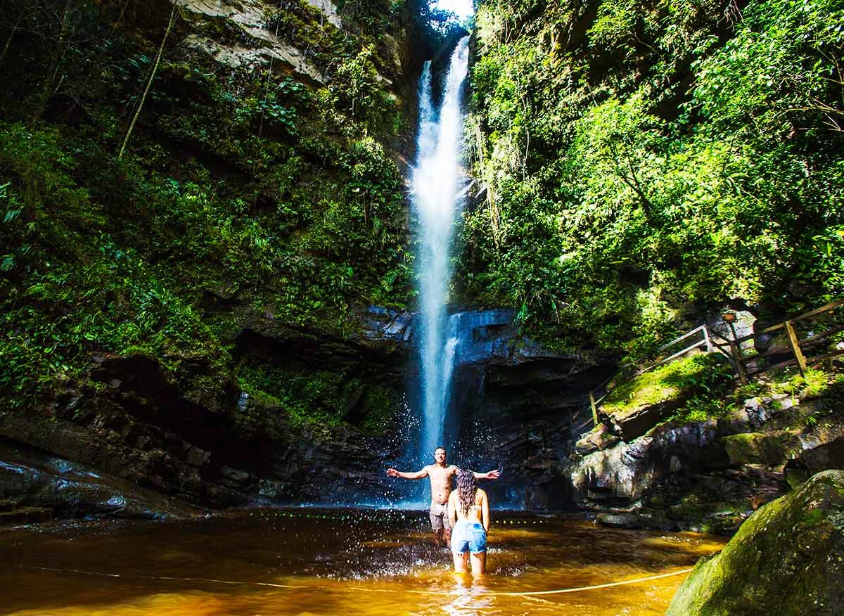 Turistas en las Cataratas de Ahuashiyacu, Área de Conservación Regional Cordillera Escalera.
