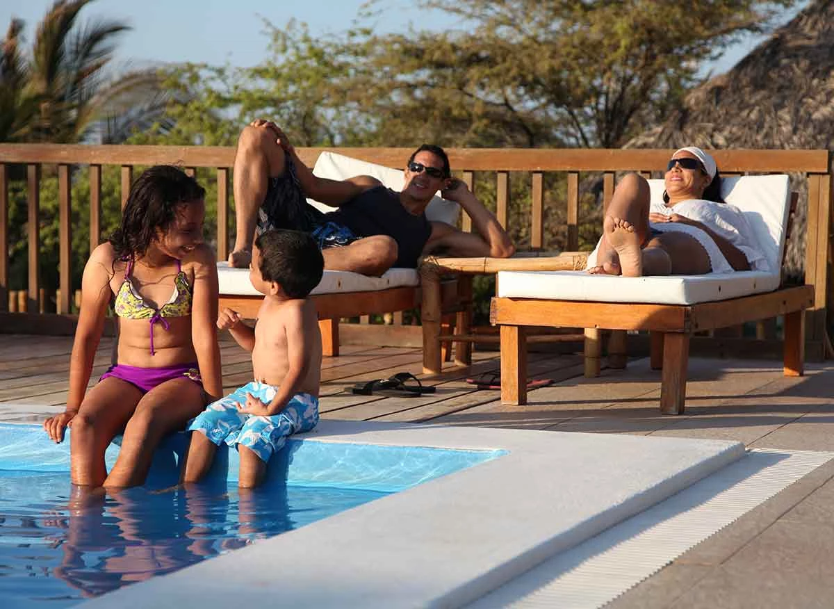 Turistas en el Hotel Vichayito.