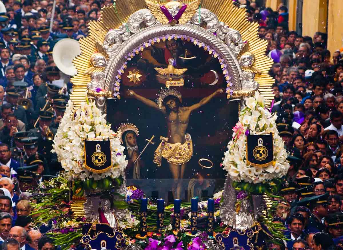 Procesión del Señor de Los Milagros.