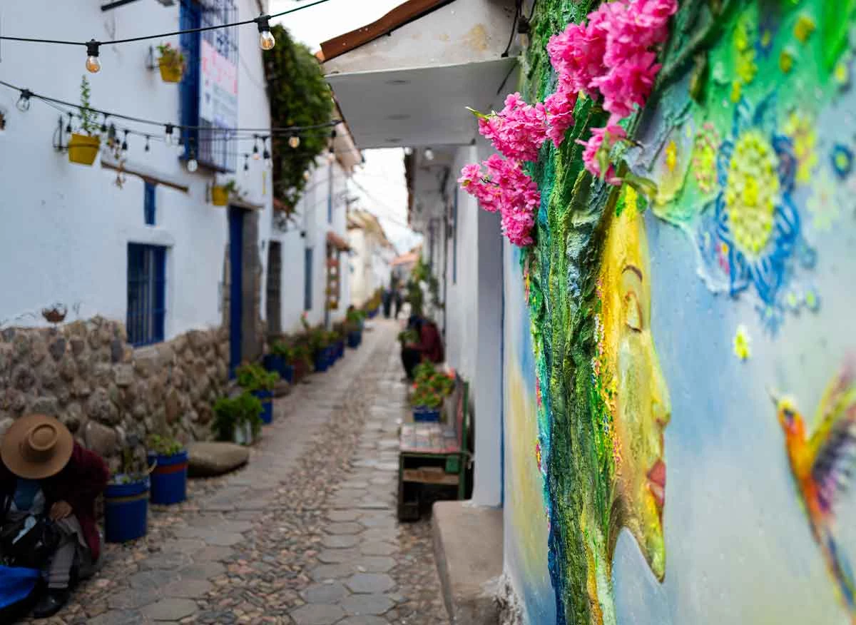 Graffiti con motivos andinos en el Barrio de San Blas
