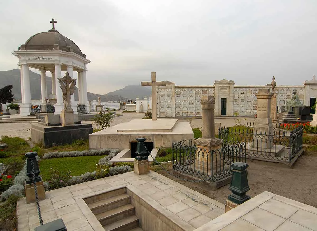 Cementerio Presbítero Matías Maestro.