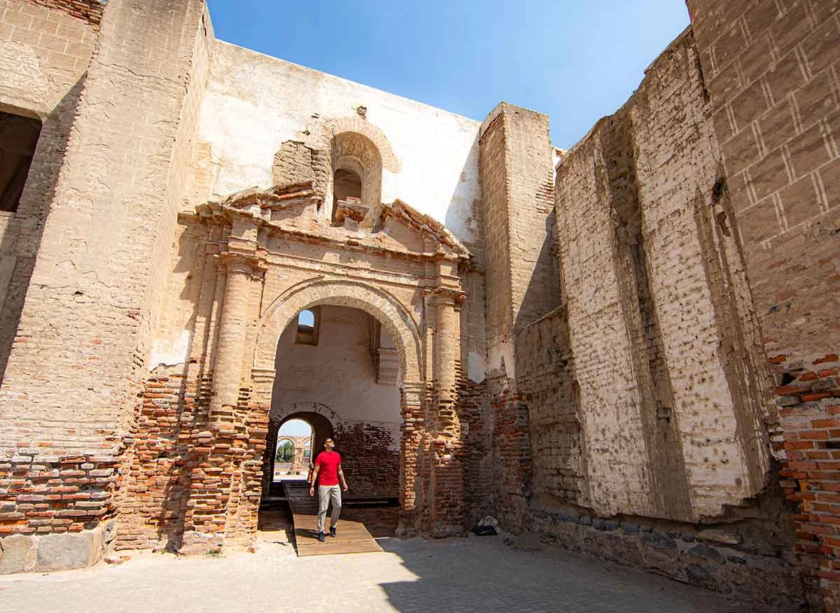 Convento San Agustín - Portada Lateral en el distrito de Saña