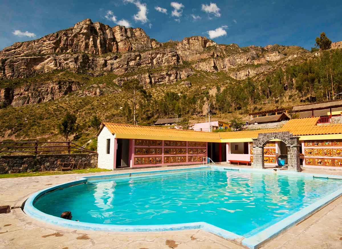 Baños termales La Calera en el distrito de Chivay, valle del Colca.