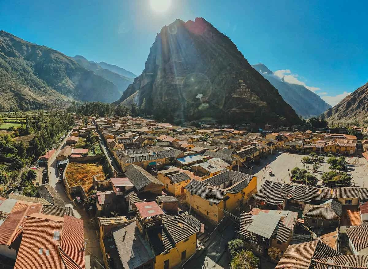 Pueblo y Parque Arqueológico de Ollantaytambo