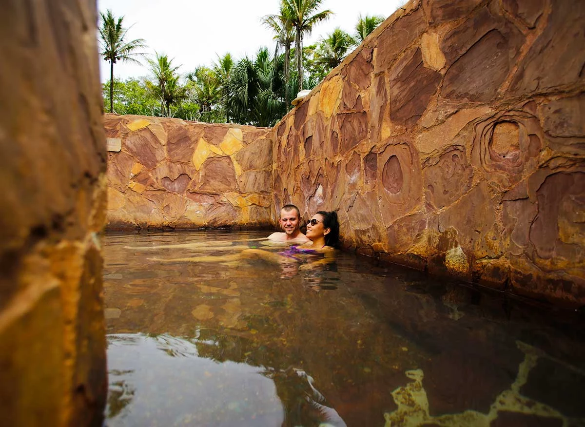 Turistas en Aguas Termales de San Mateo en la ciudad de Moyobamba