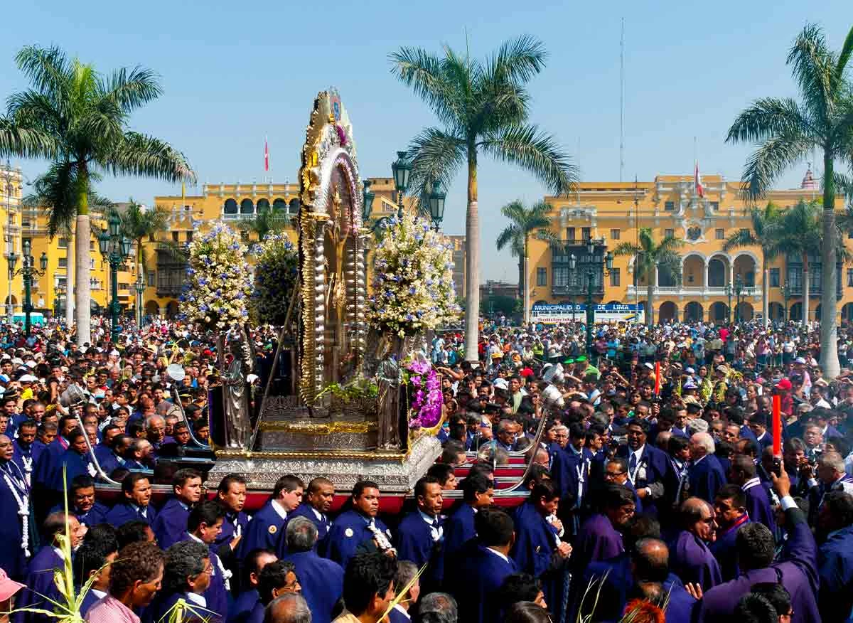 Procesión del Señor de Los Milagros.